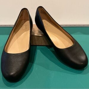Naturalizer Maxwell Black Leather Round-Toe Ballet Flats Size 8